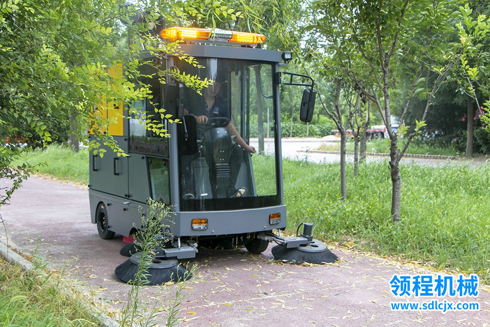 領(lǐng)程電動掃地車LC-G23型