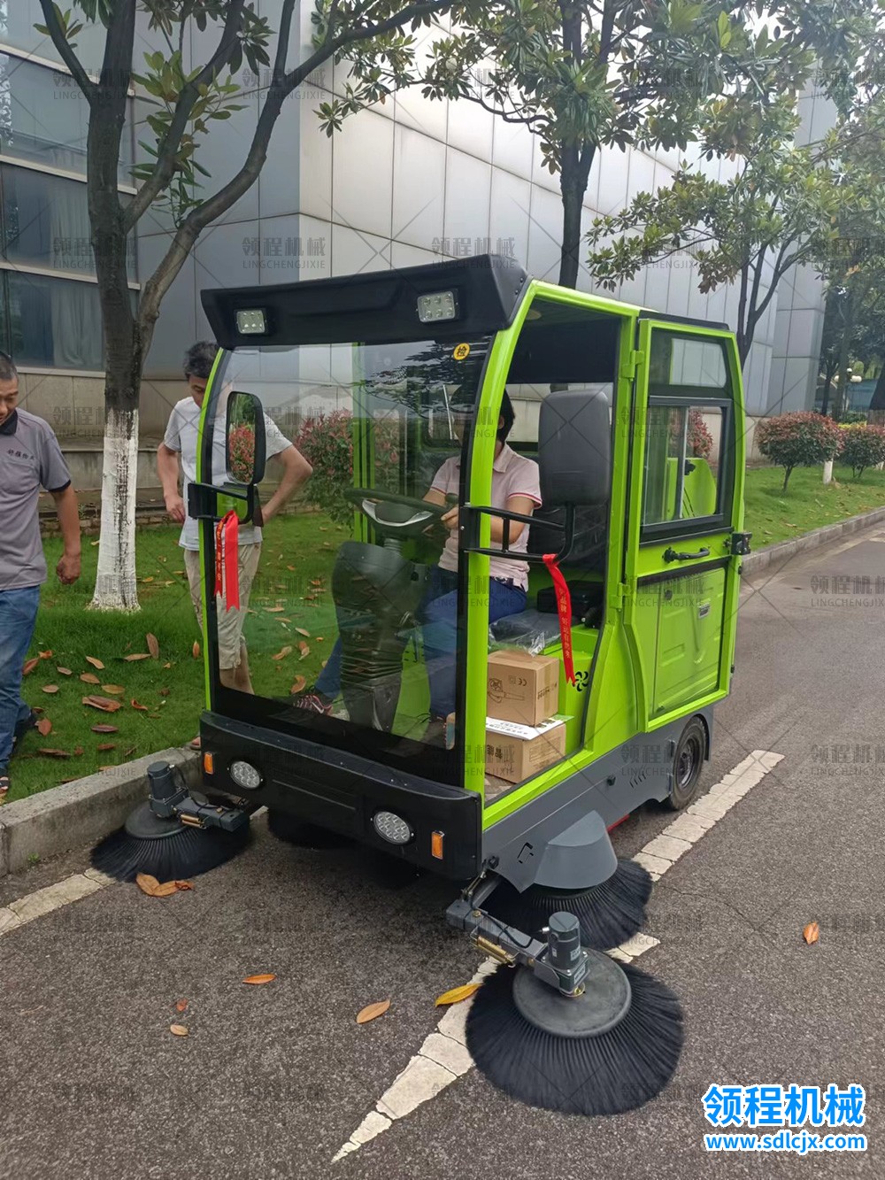 領程電動掃地車客戶案例之湖南省氣象局02