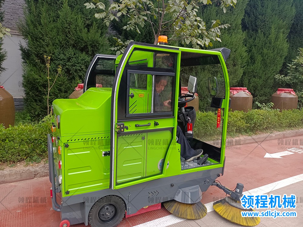 領(lǐng)程電動(dòng)掃地車(chē)客戶案例之杜康集團(tuán)03